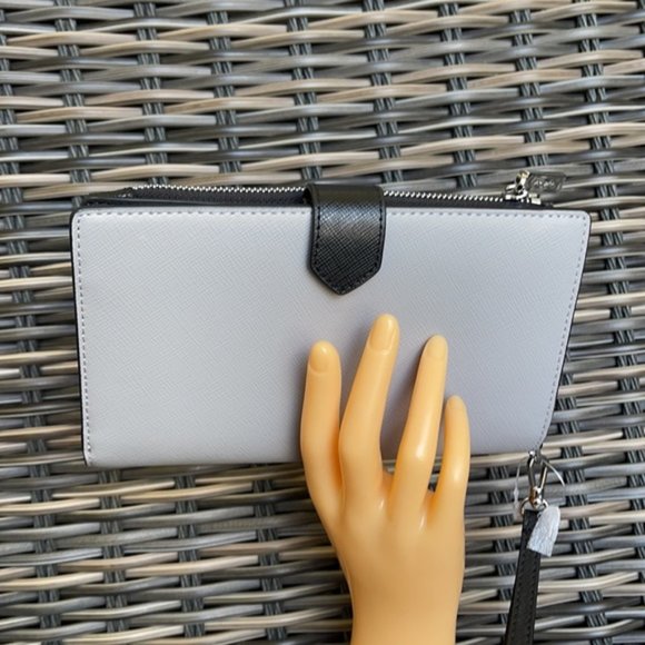 Kate Spade Staci Colorblock Phone Wallet Wristlet in Nimbus Grey - Picture 6 of 16